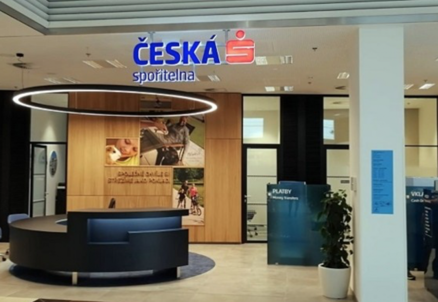 České spořitelně klesl zisk o 47%