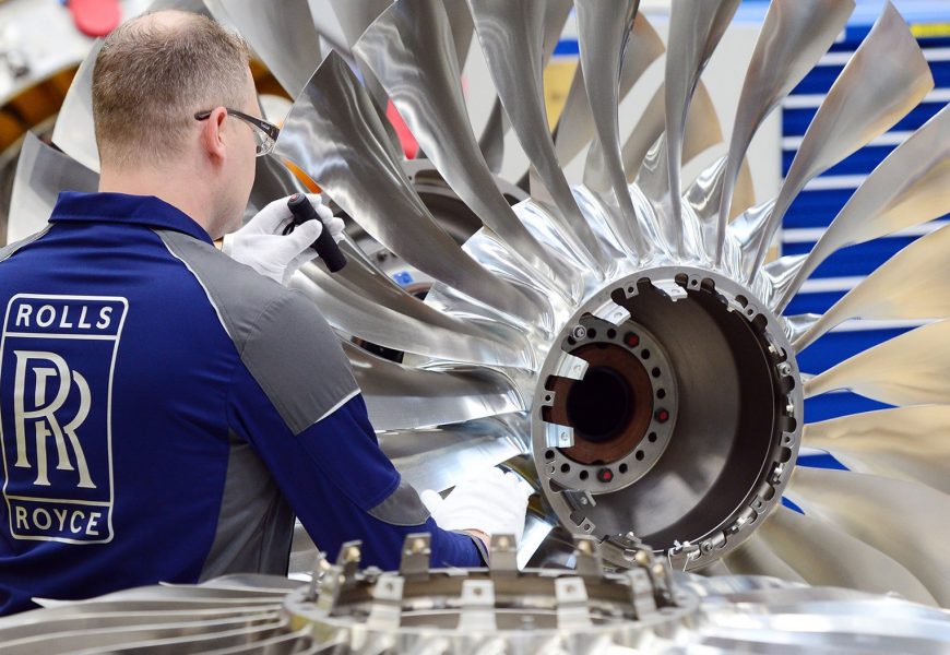 Rolls-Royce warns on £2bn cash outflow