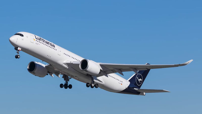 Lufthansa opět snížila výhled pro letošní rok